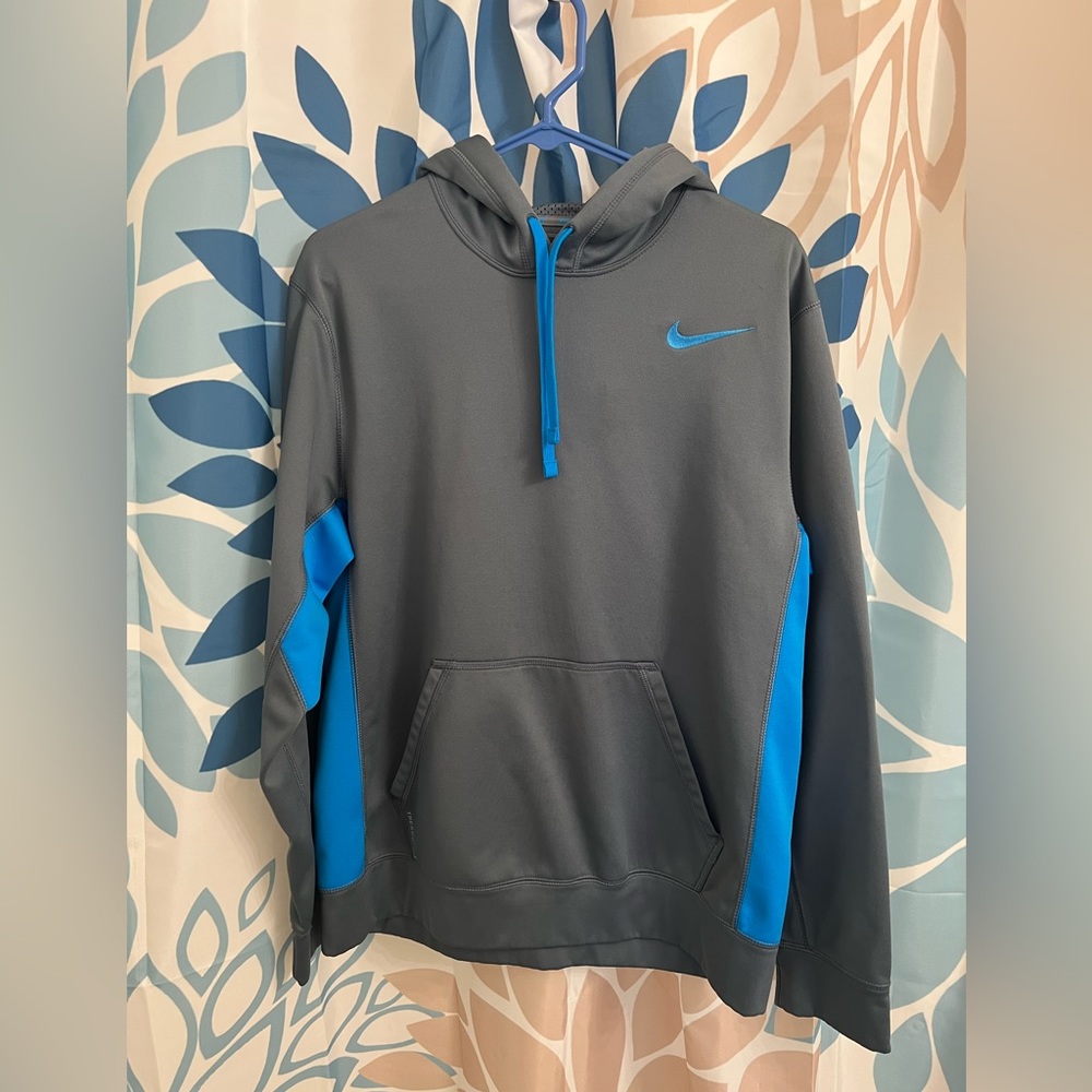 LOWEST PRICE!! Gently used Nike Men’s M Thermafit gray and blue Hoodie